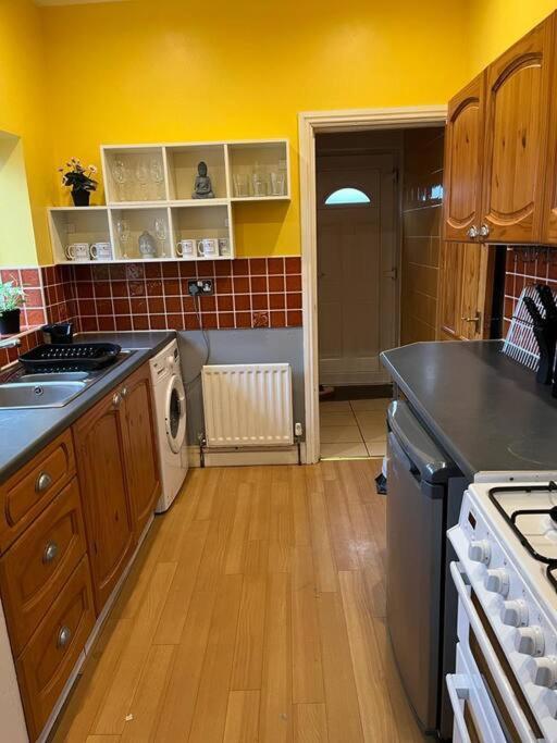 Ovington Grove 2 Fully Equipped Kitchen Free Parking 3 Bedrooms Netflix Newcastle Upon Tyne Exterior foto