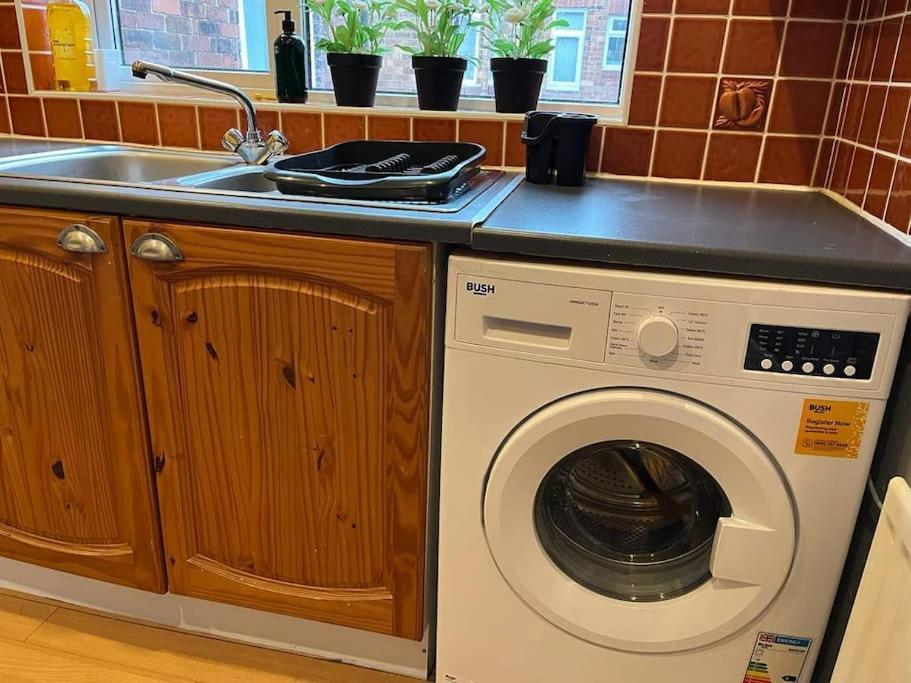 Ovington Grove 2 Fully Equipped Kitchen Free Parking 3 Bedrooms Netflix Newcastle Upon Tyne Exterior foto